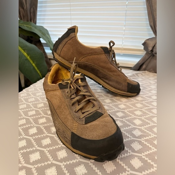 Timberland Men’s Leather Sneakers Size 10 - Picture 4 of 12